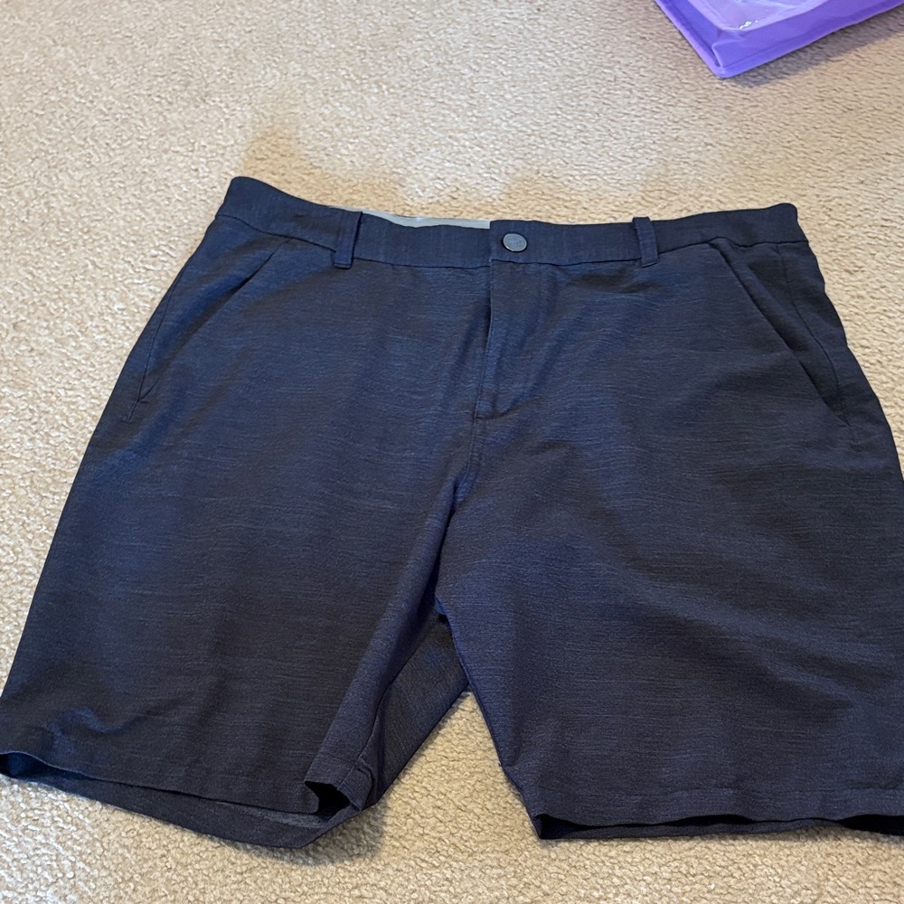 Puma Dark Gray Flat Front Men's Shorts golf size 34